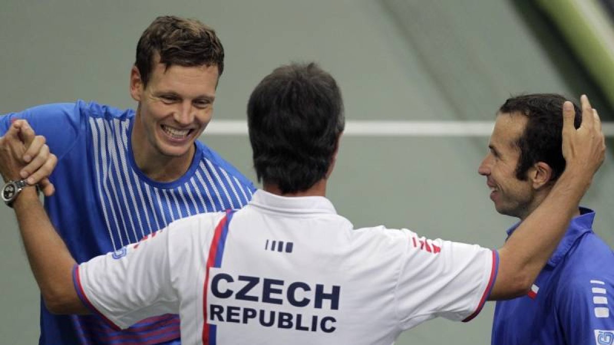 Los checos pasan a la final de la Copa Davis tras vencer a Argentina.