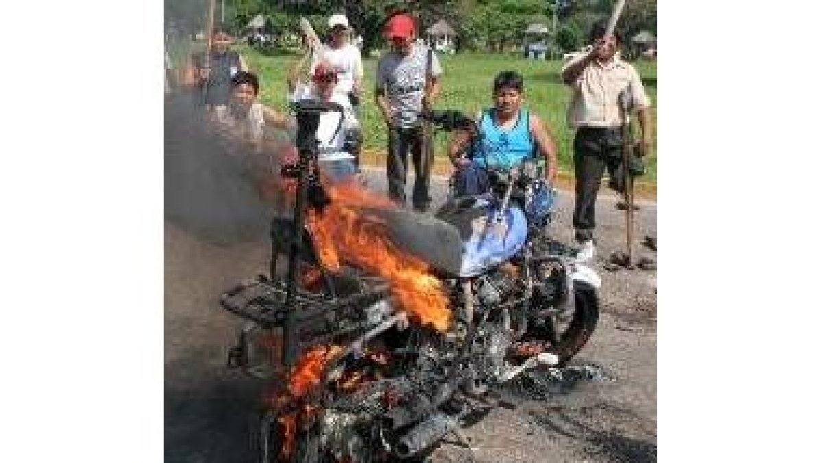 Discapacitados bolivianos durante las protestas en Santa Cruz