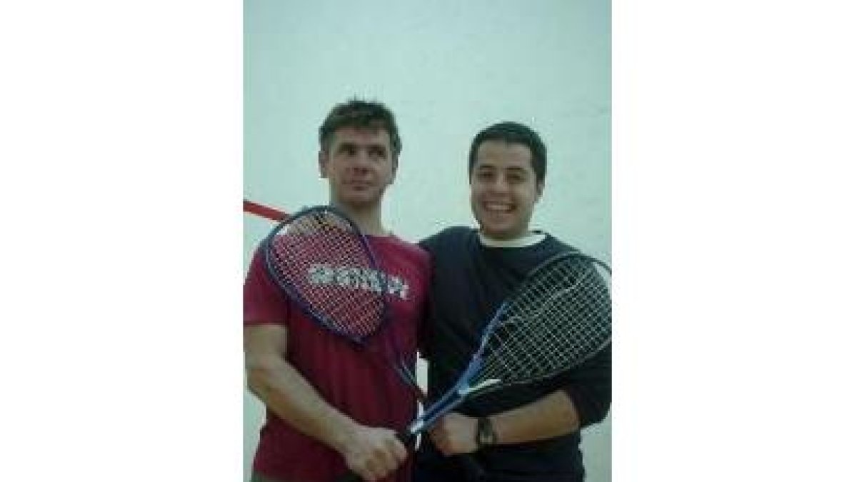 Los dos jugadores de squash acuden al gimnasio Cobarca regularmente