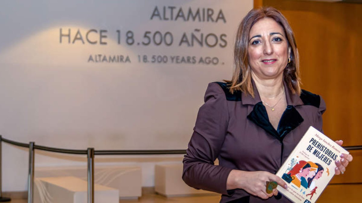 Margarita Sánchez, durante la presentación del libro en Altamira. JAVIER G. PARADELO