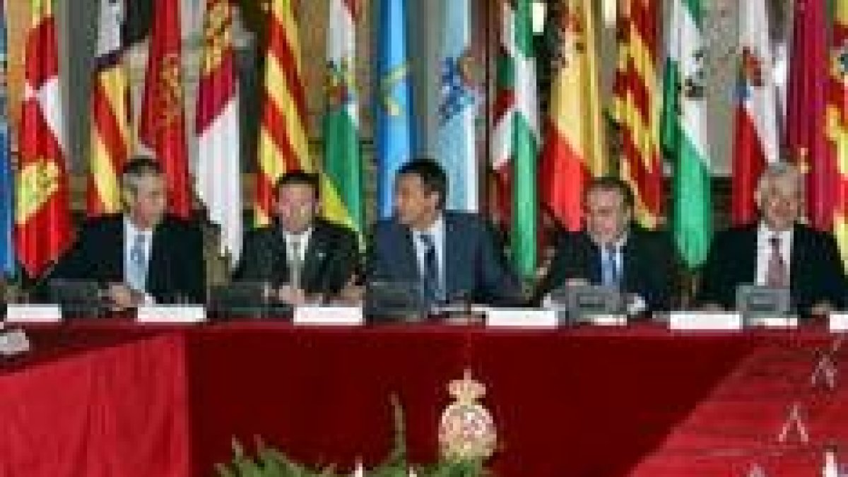 El presidente del Gobierno, en la última reunión de presidentes autonómicos celebrada en La Moncloa