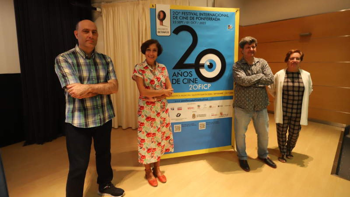 Antonio Morán, Concepción de Vega, Antonio Donís y Amelia Biaín, en la presentación. ANA F. BARREDO