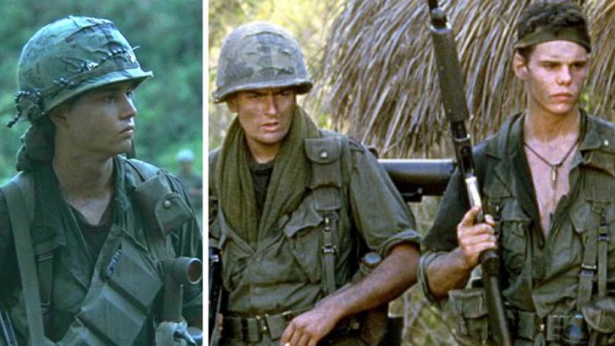 De izquierda a derecha, Johnny Depp, Charlie Sheen y Kevin Dillon, en 'Platoon'.