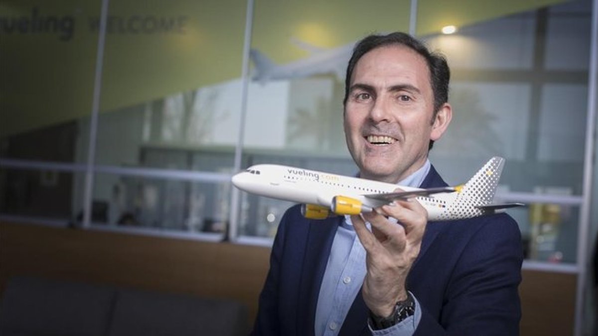 El presidente de Vueling, Javier Sánchez-Prieto, en la sede de la aerolínea en El Prat de Llobregat.