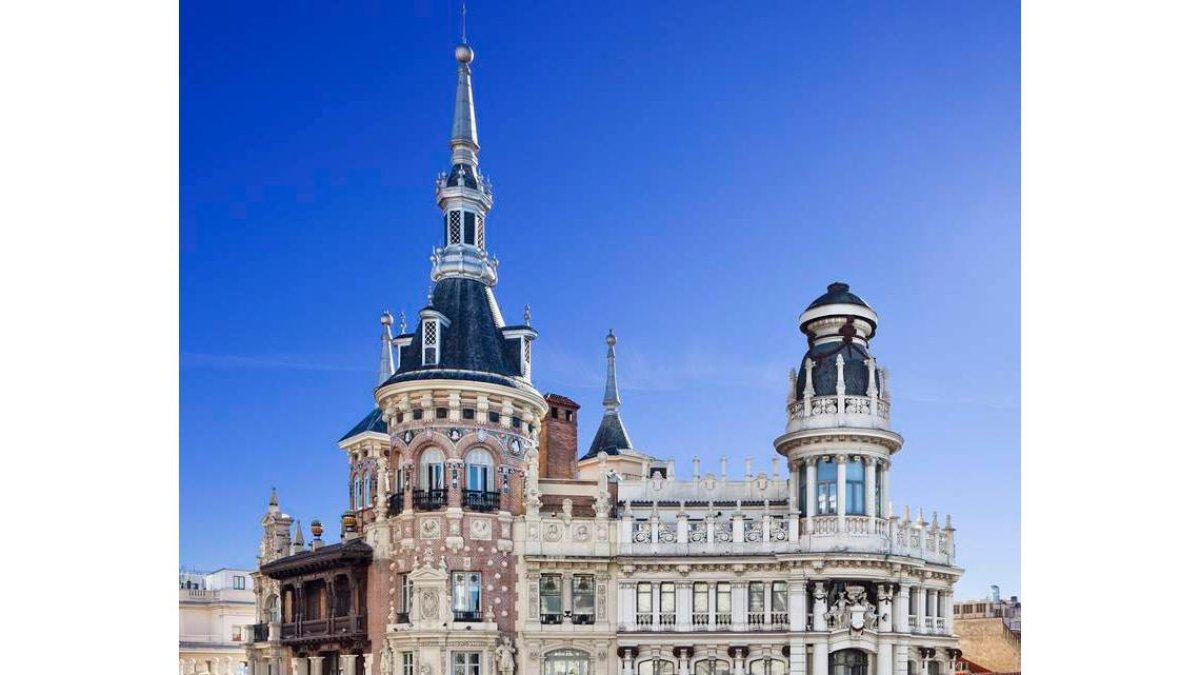 Fachada de la Casa de Tomás Allende, en Madrid. NACHO URIBESALAZAR PARA CASA DECOR