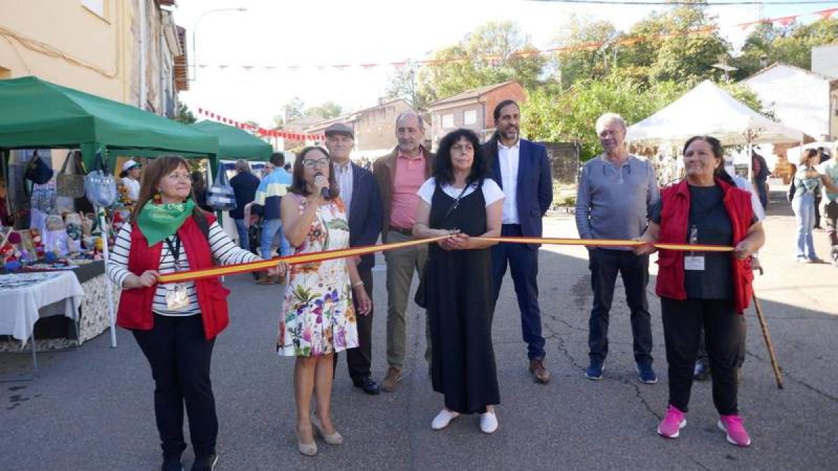 Un momento de la inauguración de la muestra. TISTA RUBIO