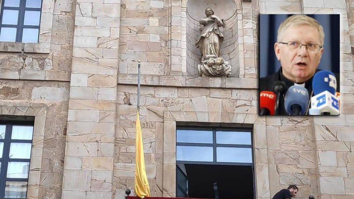 Bandera a media asta en el arzobispado de Astorga. En la foto pequeña, Juan Antonio Menéndez, obispo de Astorga.