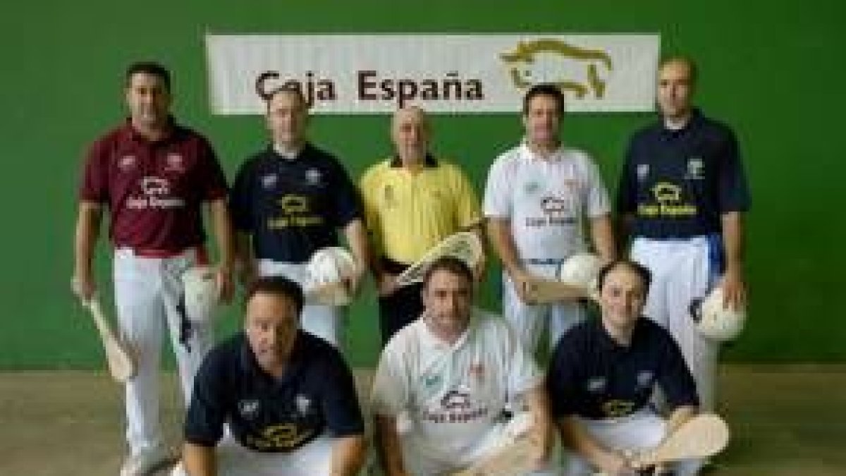 Integrantes del Club de Pelota Leonés