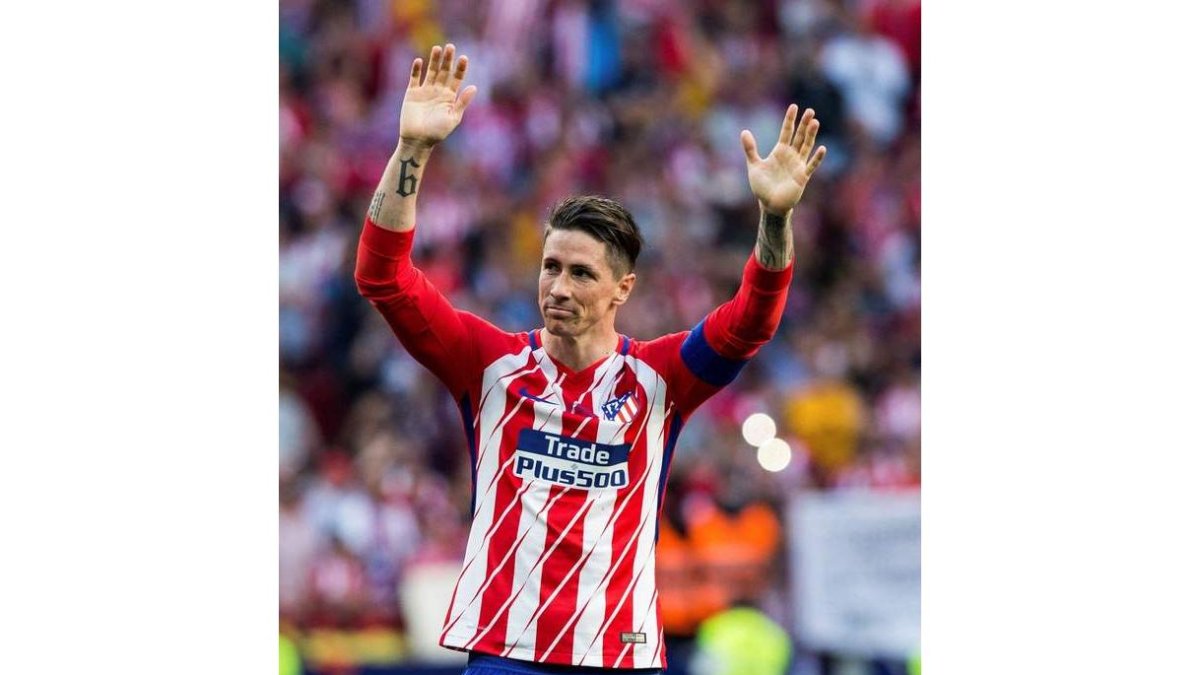 Despedida a Fernando Torres después de su último partido con la camiseta del Atlético. RODRIGO JIMÉNEZ