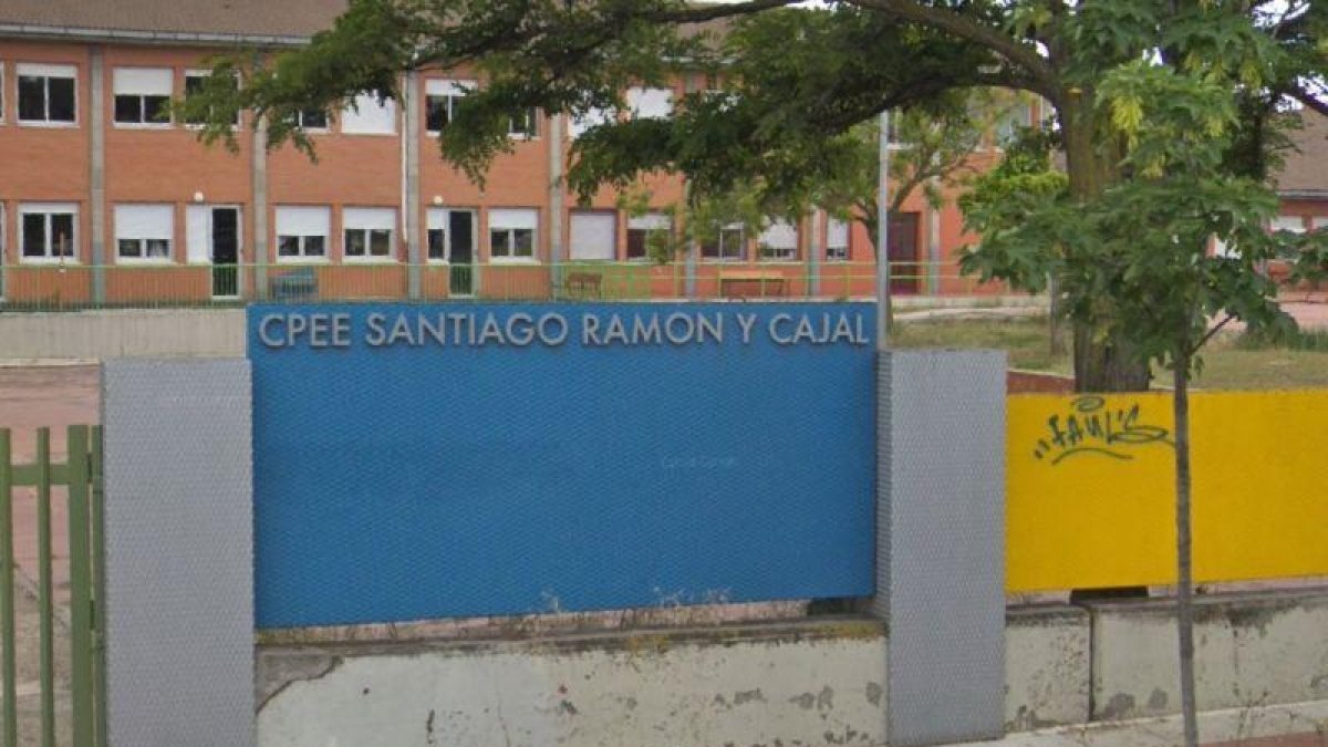 Entrada del colegio Ramón y Cajal de Getafe