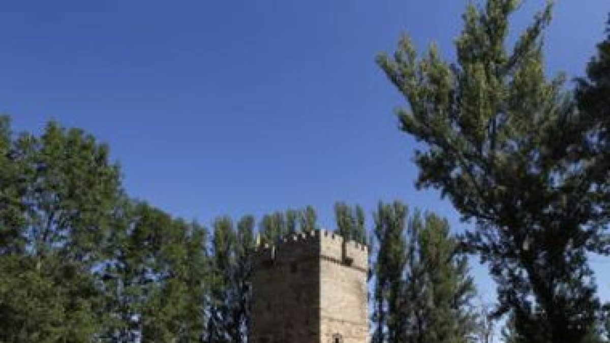 Turienzo, que conserva su torreón, fue un importante núcleo de Santa Colomba.