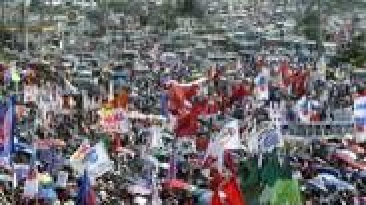 Cinco mil personas se manifiestan contra la presidenta en Manila