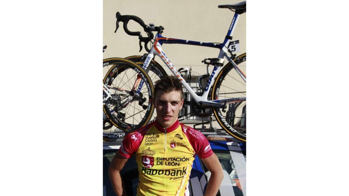 Danny van Poppel tras disputar la segunda jornada de la Vuelta Ciclista a León.