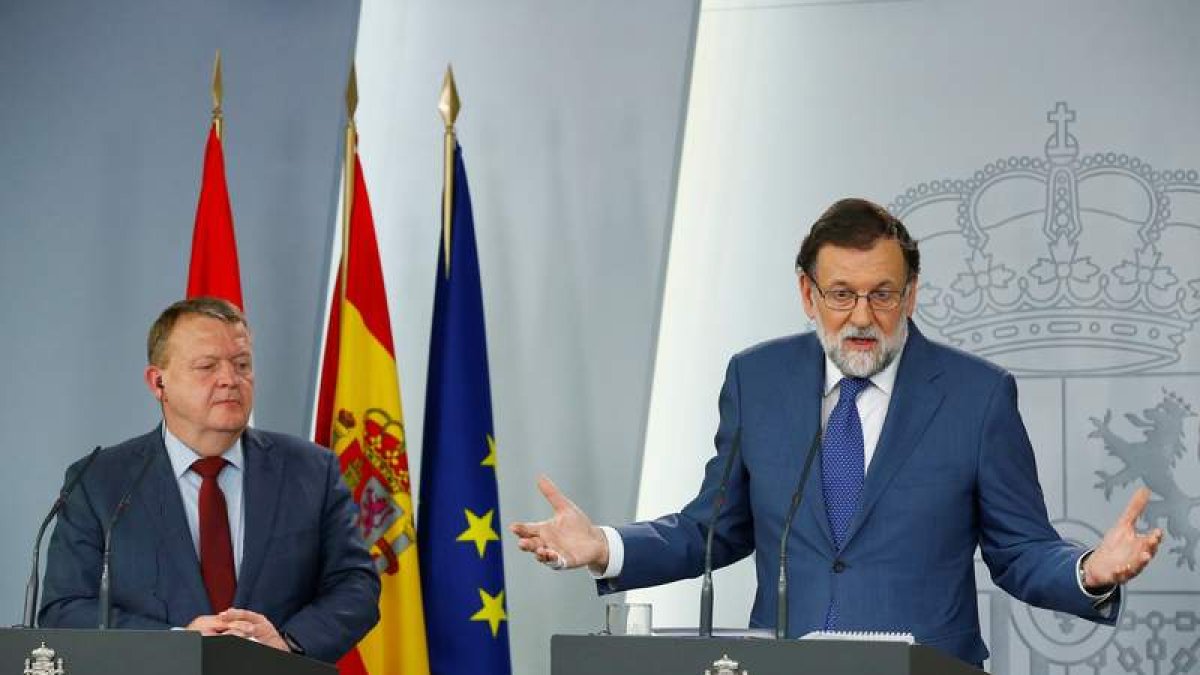 El primer ministro de Dinamarca, Lars Lokke Rasmussen, y el presidente Mariano Rajoy.