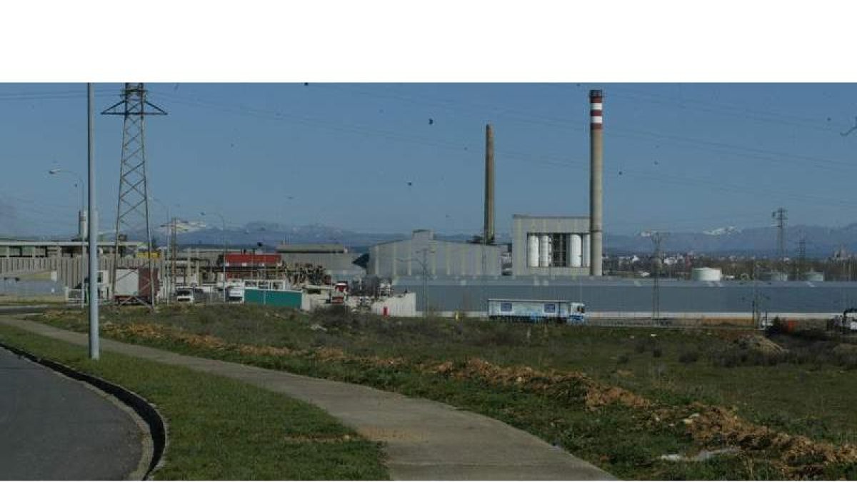 Imagen del exterior de la fábrica BA Vidrio en León, ubicada en el polígono de Onzonilla, a la salida de la ciudad.