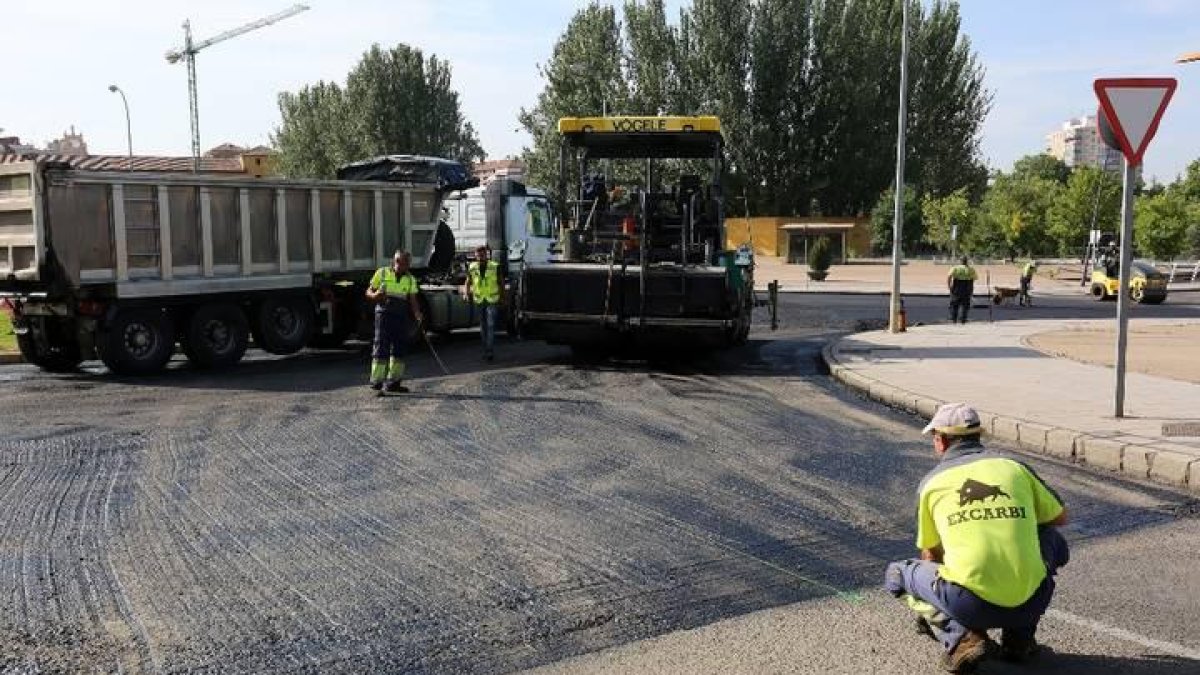 Trabajos de asfaltado realizados en otras ocasiones en la ciudad.