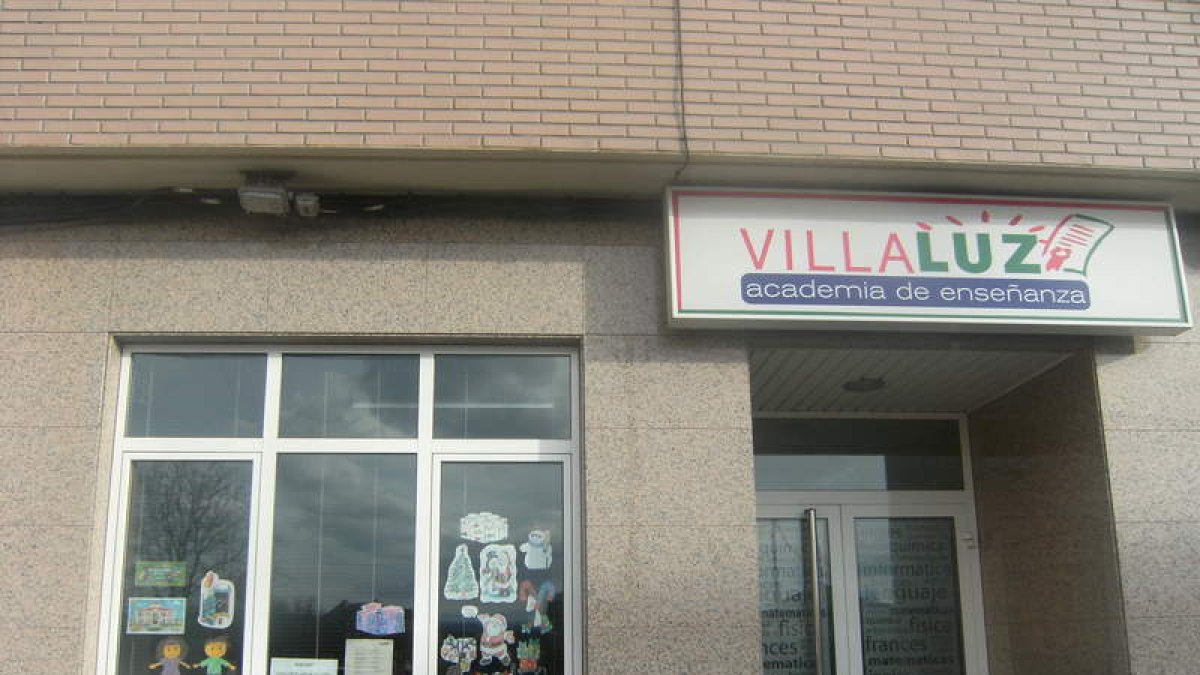 La Academia Villaluz se ubica en Cuatrovientos.