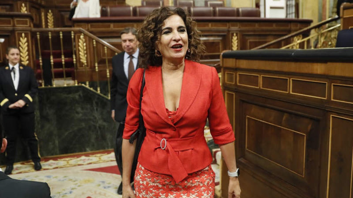 La ministra de Hacienda, María Jesús Montero, ayer en el Congreso. MARISCAL