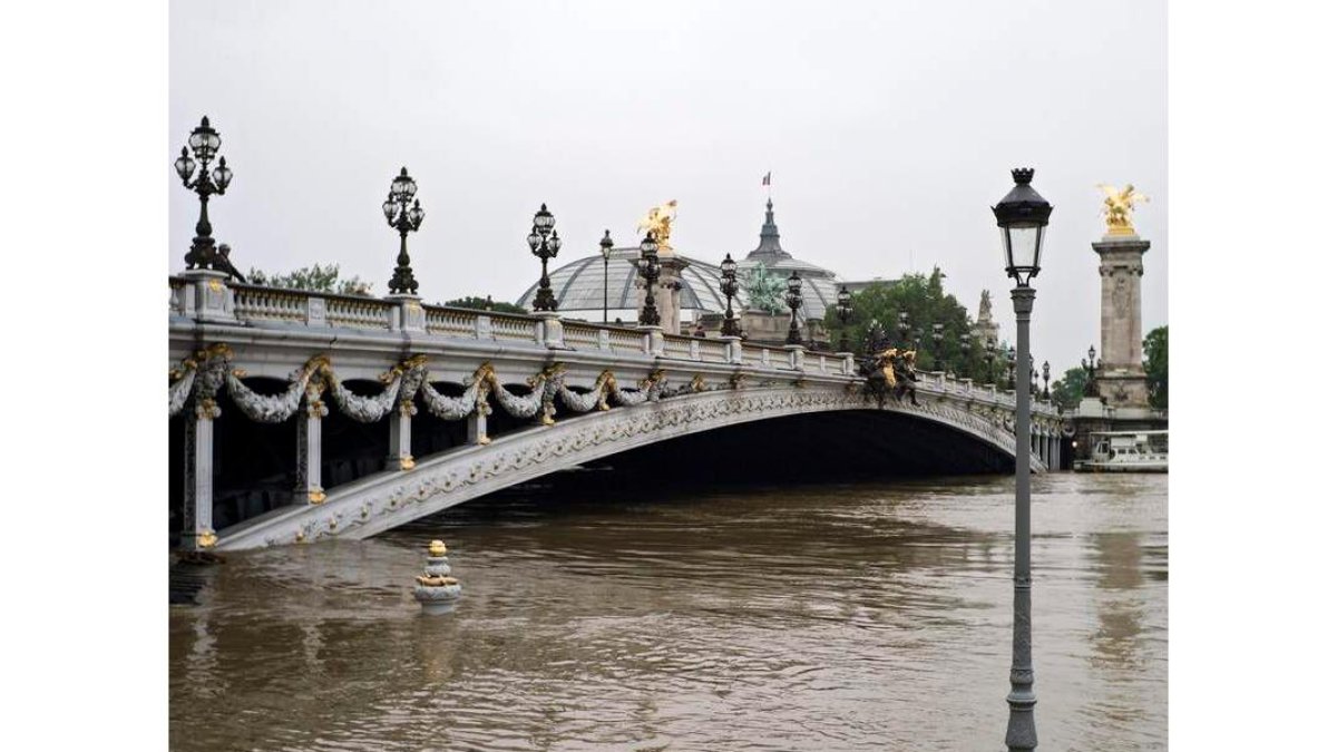 París sufre las peores inundaciones desde el siglo XIX. YOAN BALAT