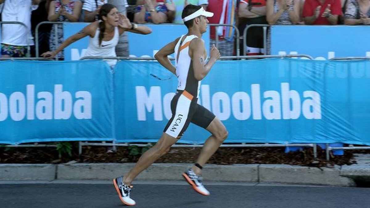 Mario Mola, durante la primera prueba de la Copa del Mundo de triatlon, en Mooloolaba (Australia).