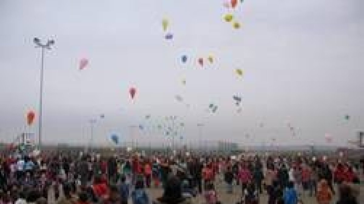 La suelta de globos fue el momento más emotivo de la jornada