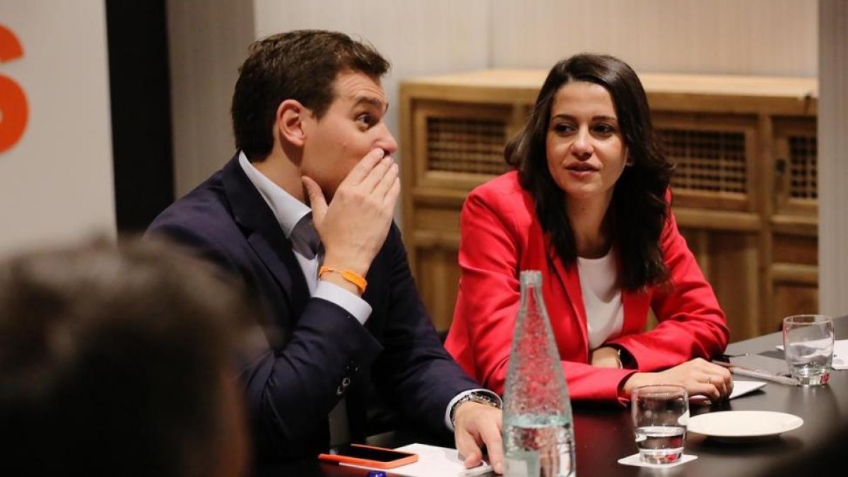 Albert Rivera e Inés Arrimadas, en la reunión de la ejecutiva de Ciudadanos para valorar los resultados de las elecciones al Parlament.