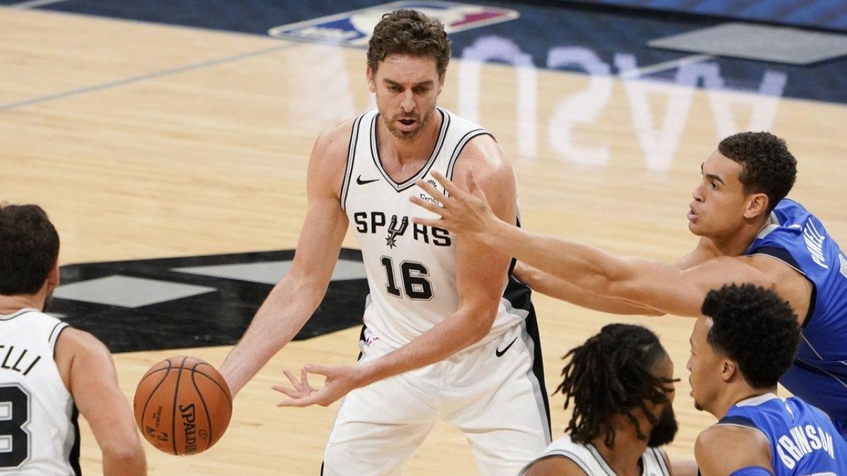 Pau, en un partido reciente con los Spurs