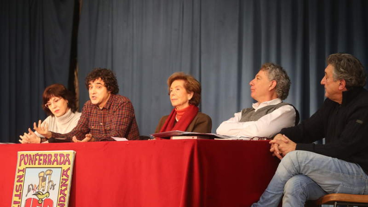 Folgueral, López Carballo, Úrsula Rodríguez, Mestre y Roca. LDM