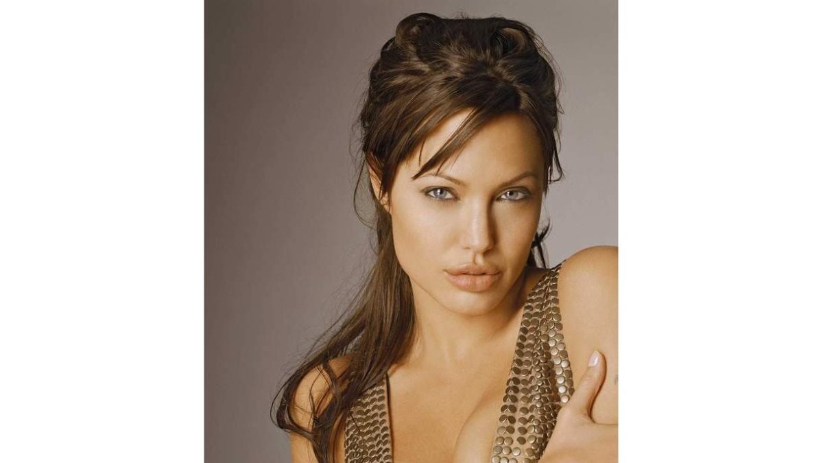 Una sensual imagen de la actriz de 37 años Angelina Jolie, que se ha sometido a una doble mastectomía.