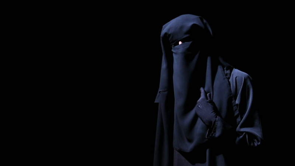 La actriz María Hervás protagoniza el monólogo ‘Confesiones de Alá’, que llega hoy al Albéitar.