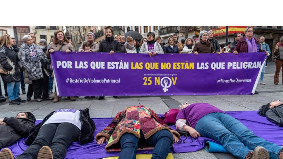 Protesta contra los crímenes machistas celebrada en Toledo. ISMAEL HERRERO