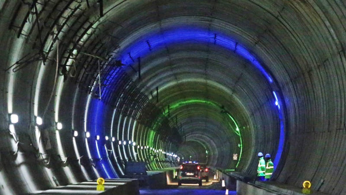 Interior del túnel de la Variante de Pajares durante su proceso de construcción. RAMIRO