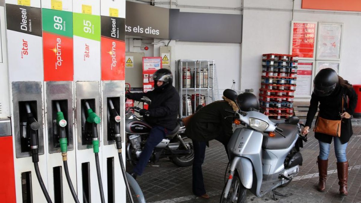 Este nivel en los precios de los combustibles ha estado marcado por la espiral alcista en que se encuentra el precio del crudo.