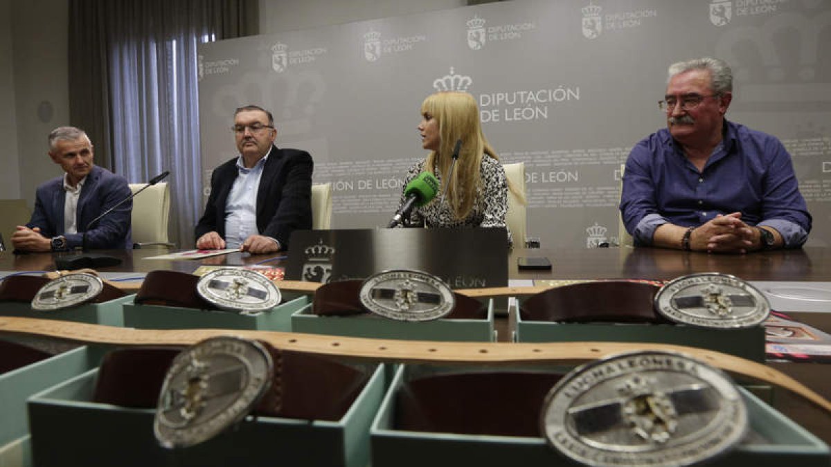 Un momento de la presentación del Campeonato Provincial, ayer en la Diputación. FERNANDO OTERO