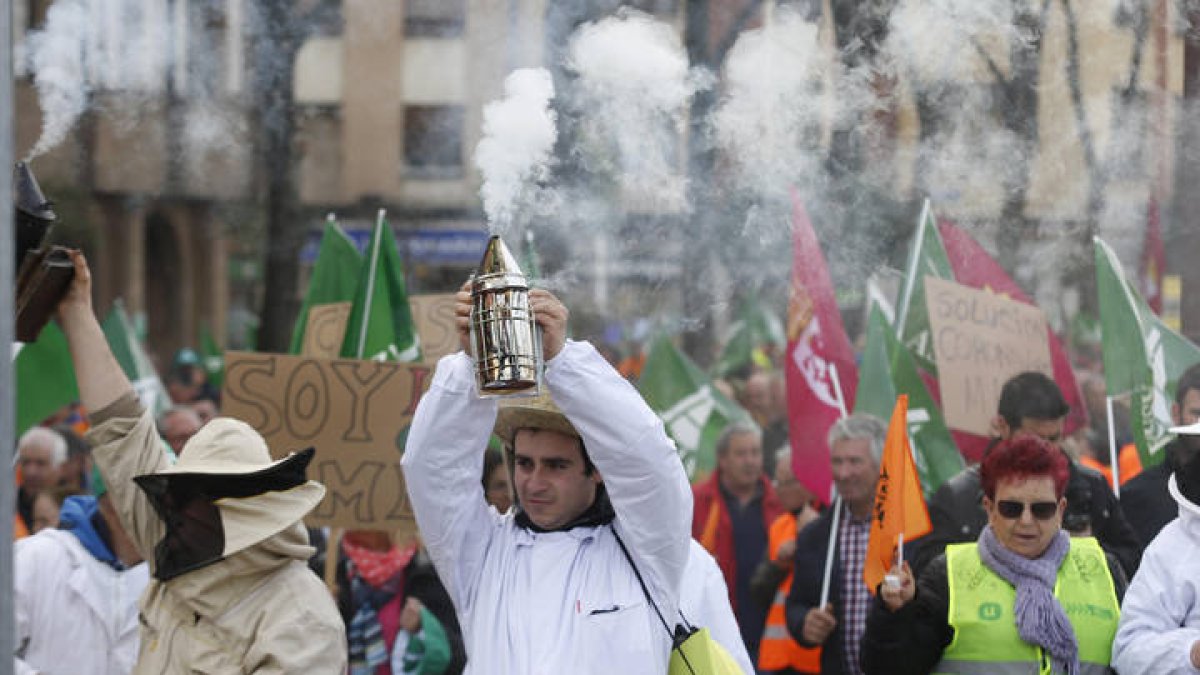 Manifestación de agricultores y ganaderos en León. F. Otero Perandones.