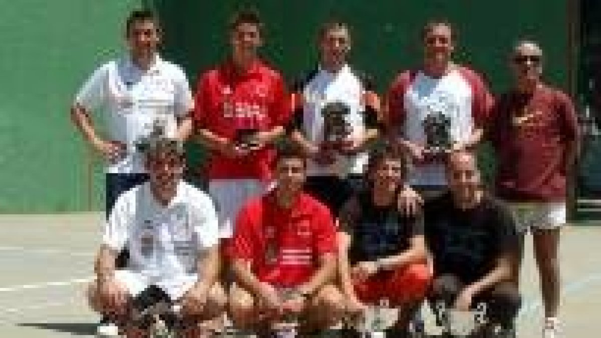 Cuadro de honor de los triunfadores en el torneo de frontenis celebrado durante las fiestas de León