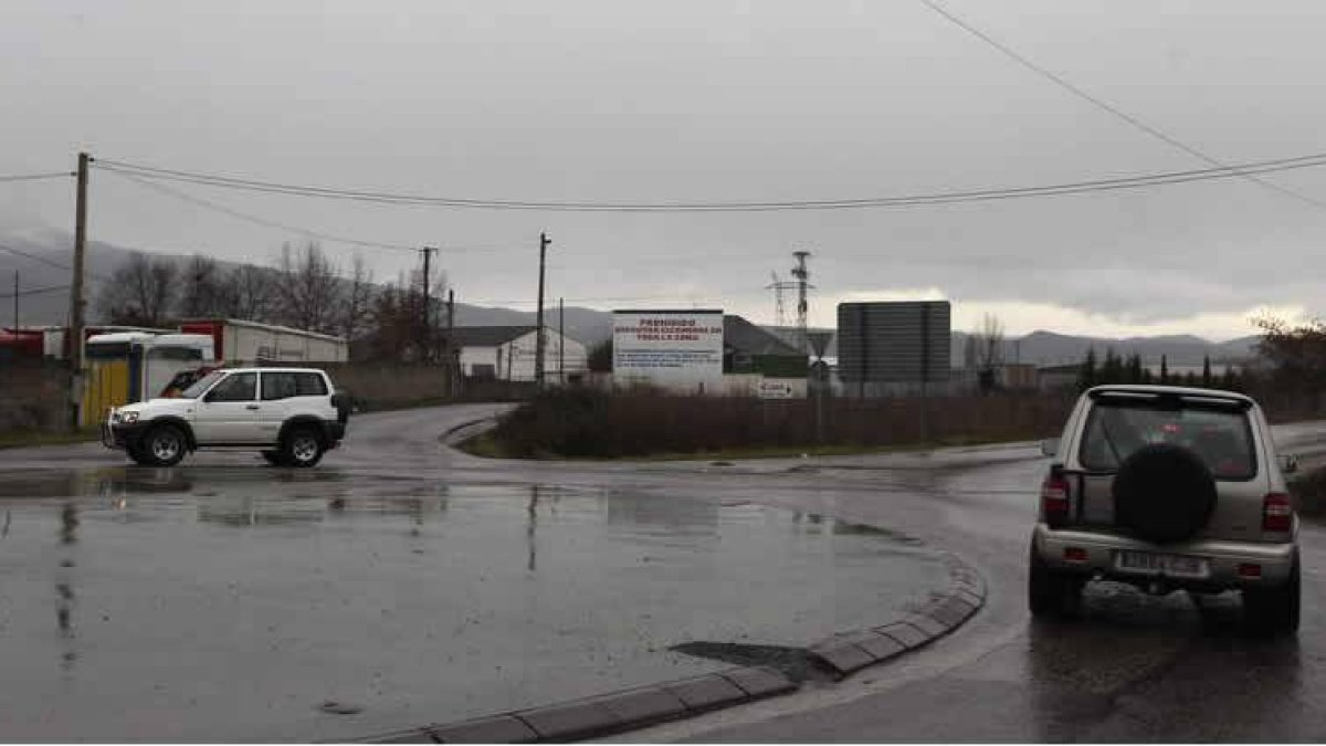 Terrenos de la carretera de Los Muelles donde debe construirse el Cylog de Ponferrada.