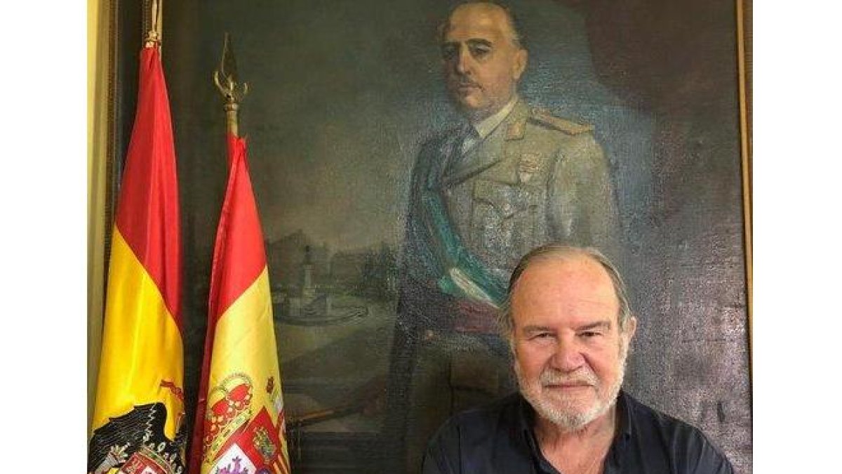 El general retirado, Juan Chicharro, presidente de la Fundación Francisco Franco.