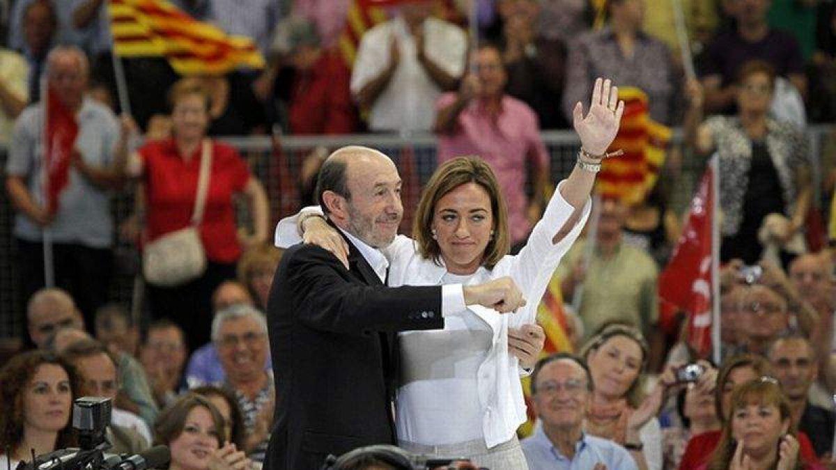 Alfredo Pérez Rubalcaba y Carme Chacón, durante el mitin de Sabadell.