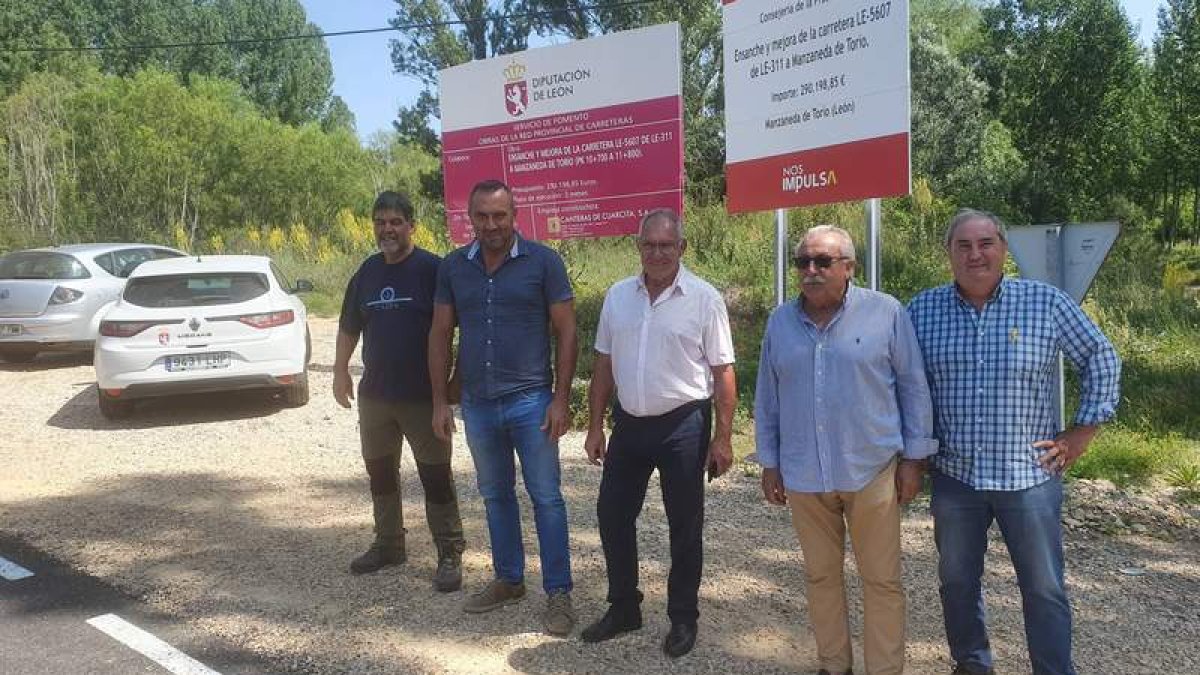 El diputado de Infraestructuras y representantes municipales visitaron estos días las obras. DL