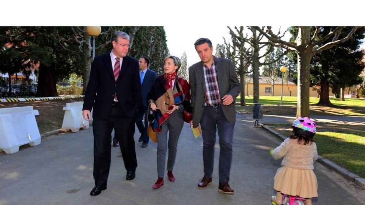 Antonio SIlván esta mañana, visitando las obras del Parque de los Reyes.