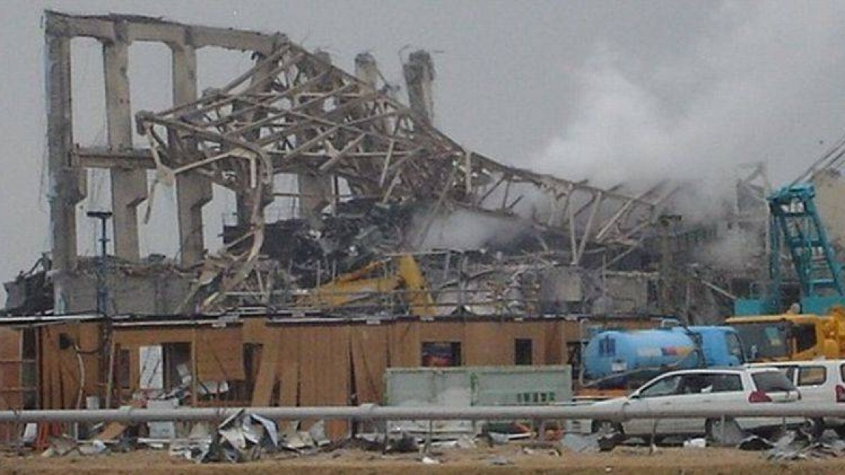 El edificio que alojaba los reactores 1 y 4 en la central nuclear de Fukushima.