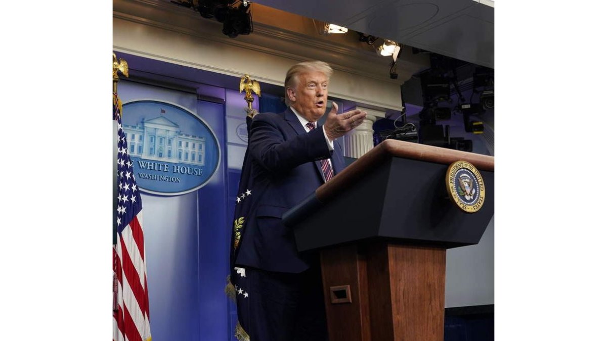 Trump, en su última rueda de prensa en la Casa Blanca. CHRIS KLEPONIS
