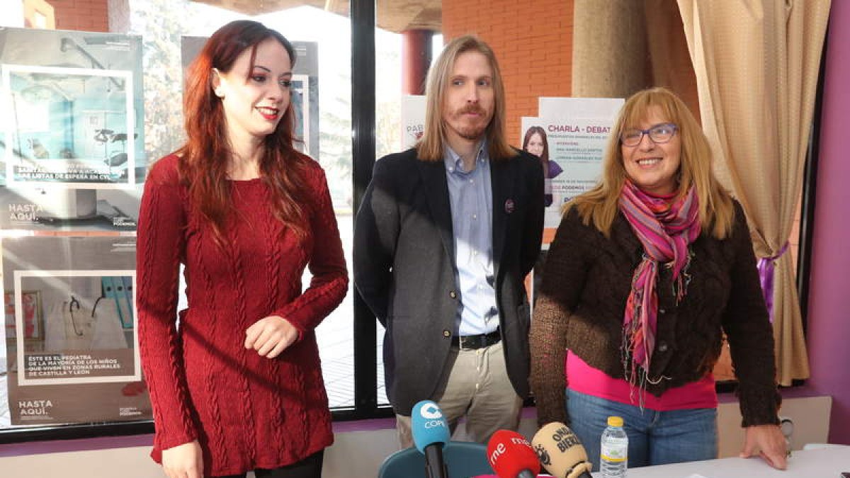 Lorena González, Pablo Fernández y María Luisa Varela. L. DE LA MATA