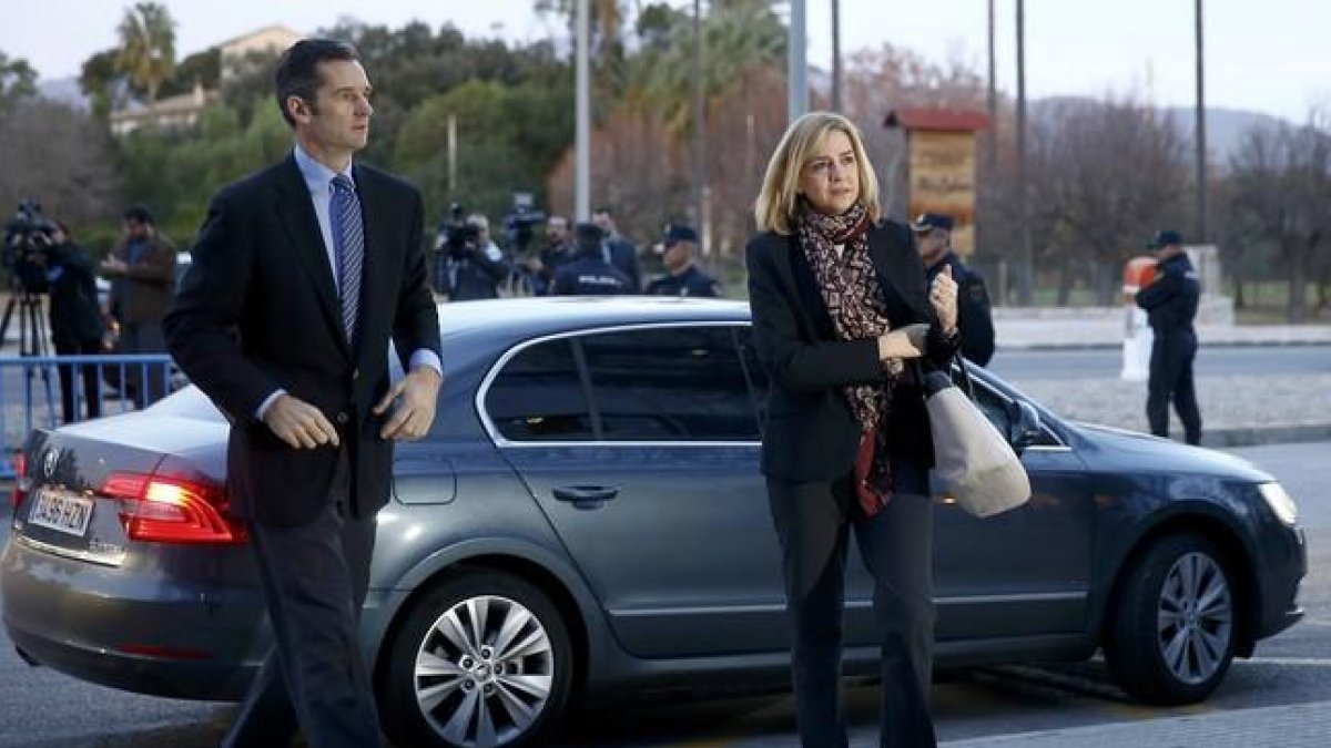 La infanta Cristina y su marido, Iñaki Urdangarin, a su llegada a los juzgados, en Palma, este lunes.