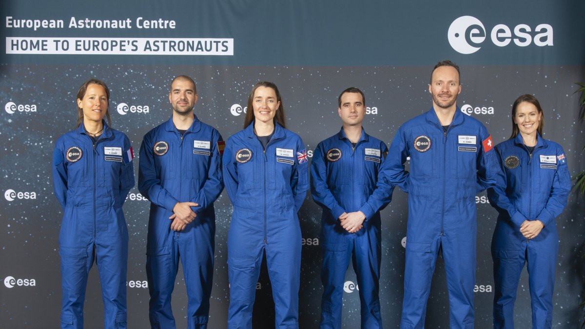 Los candidatos a astronautas de la clase de 2022 de la ESA en el Centro Europeo de Astronautas en Colonia, Alemania. ESA