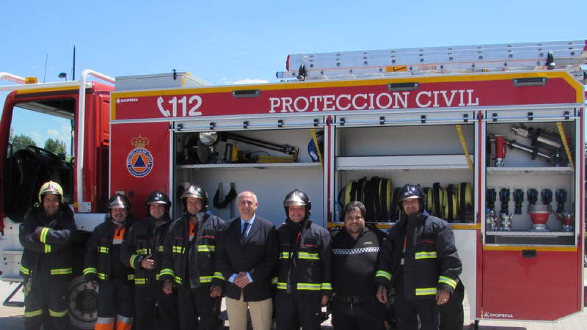 El nuevo vehículo de bomberos de San Andrés fue presentado ayer.