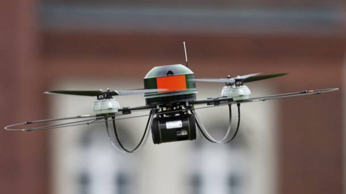 La vigilancia con drones, nueva herramienta de la Policía Local de León. DL