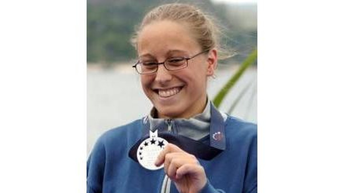 Marta Nogués, con su flamante medalla de plata conseguida ayer