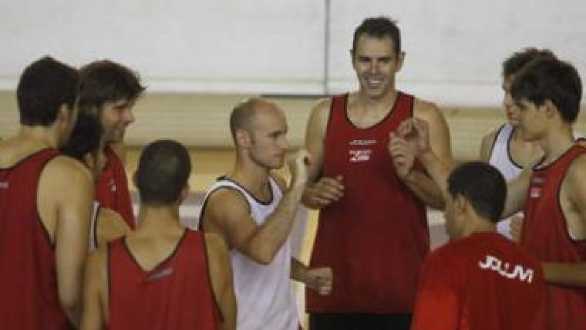 El Baloncesto León entrena pensando en la Copa.